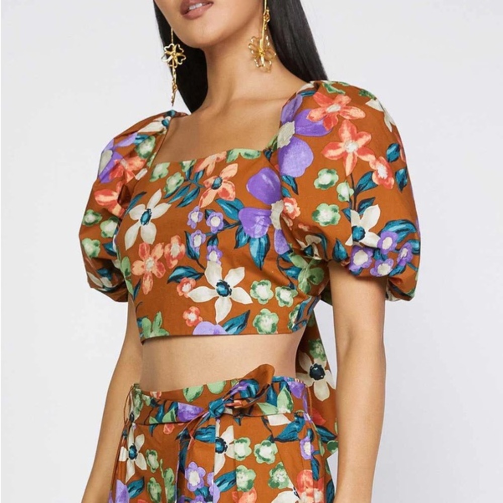 Floral Puff Sleeve Crop Top